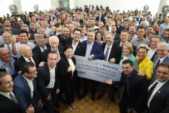 O governador Carlos Massa Ratinho Junior liberou nesta terça-feira (10) um pacote de R$ 502 milhões em investimentos para fortalecer a estratégia de regionalização dos serviços de saúde no Paraná.