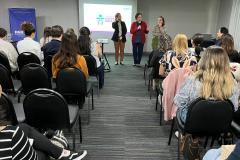 Sesa capacita profissionais para ampliar o cuidado com a infância no Paraná Foto: SESA-PR Sesa capacita profissionais para ampliar o cuidado com a infância no Paraná Foto: SESA-PR Sesa capacita profissionais para ampliar o cuidado com a infância no Paraná Foto: SESA-PR Sesa capacita profissionais para ampliar o cuidado com a infância no Paraná Foto: SESA-PR Sesa capacita profissionais para ampliar o cuidado com a infância no Paraná Foto: SESA-PR Sesa capacita profissionais para ampliar o cuidado com a infân