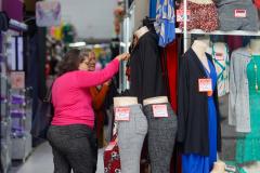 Comércio do Paraná cresce o triplo da média nacional em 2025, aponta IBGE