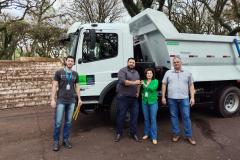 Estado assina convênios com 396 municípios e começa a entregar máquinas para melhorar estradas rurais