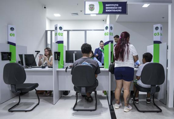 Em um ano, Poupatempo Paraná realiza mais de 4,5 milhões de atendimentos