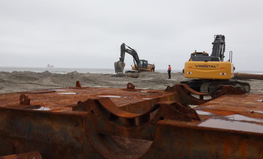 Litoral do Paraná conta com areia da praia renovada antes da data prevista