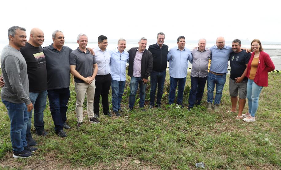 Litoral do Paraná conta com areia da praia renovada antes da data prevista