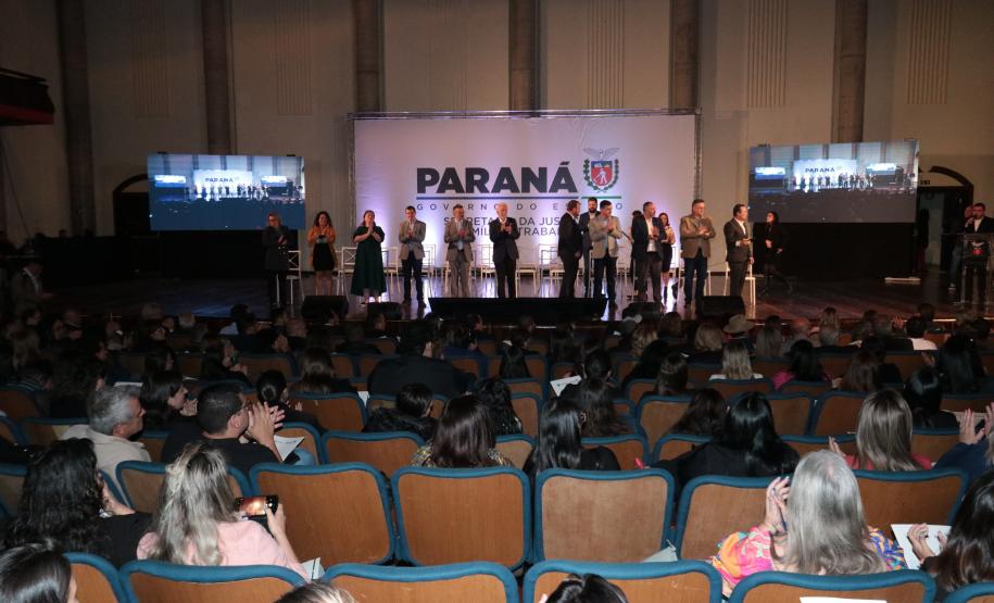 Governo destina mais de R$ 42 milhões para 383 municípios do Paraná