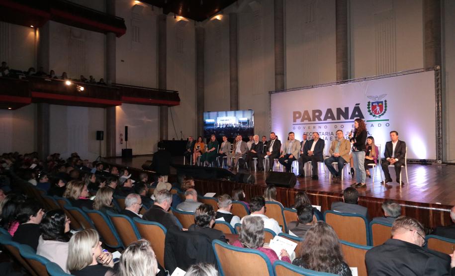 Governo destina mais de R$ 42 milhões para 383 municípios do Paraná