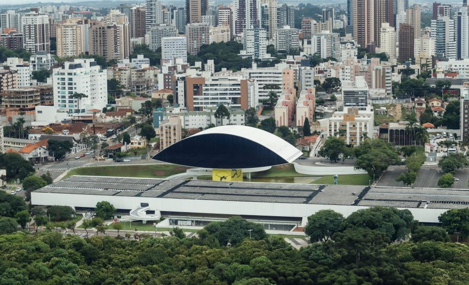 Curitiba, Museu Oscar Niemeyer - MON