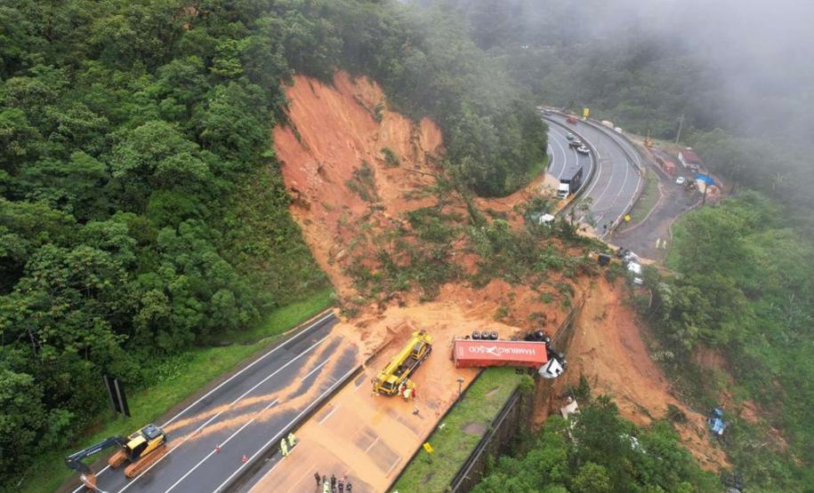 Gabinete de crise divulga primeiro boletim sobre a situação na BR-376