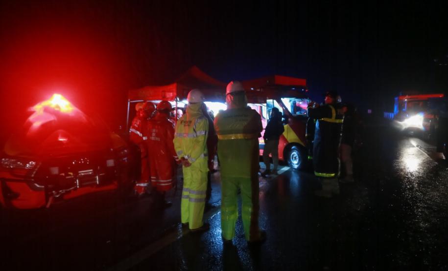 Equipes do Estado auxiliam trabalhos de atendimento às vítimas do deslizamento da BR-376