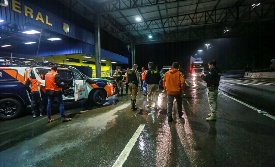 Equipes do Estado auxiliam trabalhos de atendimento às vítimas do deslizamento da BR-376