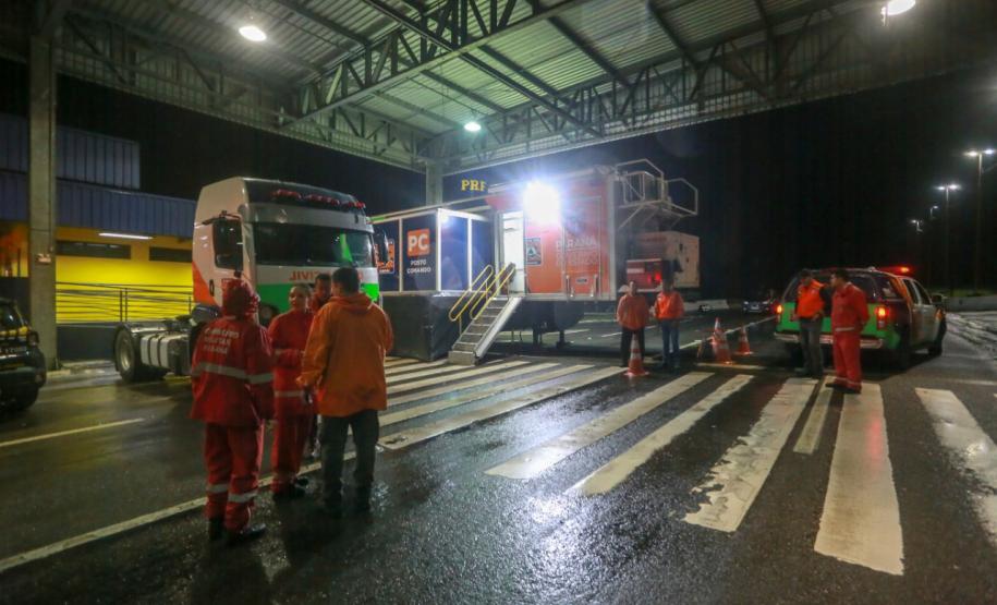 Equipes do Estado auxiliam trabalhos de atendimento às vítimas do deslizamento da BR-376