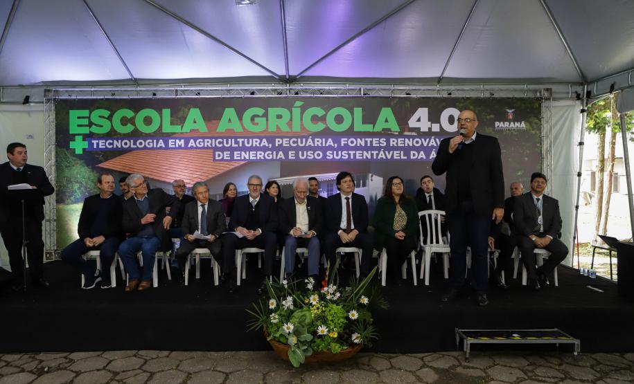 Pinhais, 01 de novembro de 2022 - Evento de entrega de veículos, benfeitorias e formalização de parceria com o governo israelense que aconteceu no Colégio Agricola Nilton Freire Maia.