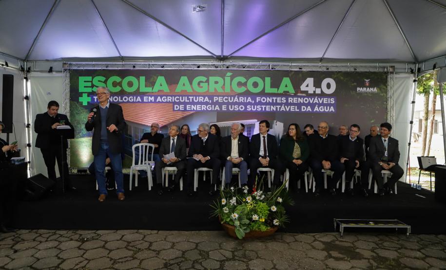 Pinhais, 01 de novembro de 2022 - Evento de entrega de veículos, benfeitorias e formalização de parceria com o governo israelense que aconteceu no Colégio Agricola Nilton Freire Maia.