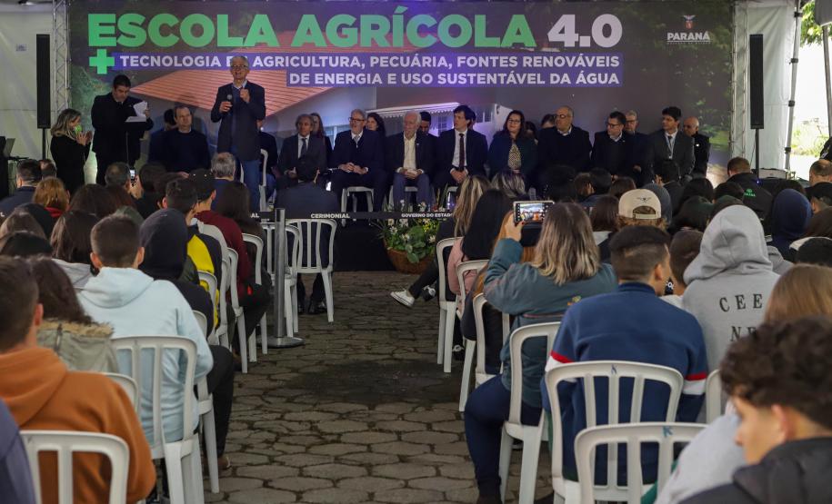 Pinhais, 01 de novembro de 2022 - Evento de entrega de veículos, benfeitorias e formalização de parceria com o governo israelense que aconteceu no Colégio Agricola Nilton Freire Maia.