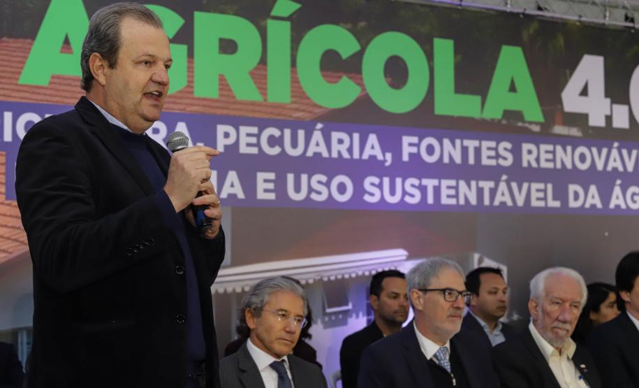 Pinhais, 01 de novembro de 2022 - Evento de entrega de veículos, benfeitorias e formalização de parceria com o governo israelense que aconteceu no Colégio Agricola Nilton Freire Maia.