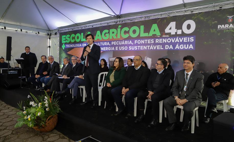 Pinhais, 01 de novembro de 2022 - Evento de entrega de veículos, benfeitorias e formalização de parceria com o governo israelense que aconteceu no Colégio Agricola Nilton Freire Maia.
