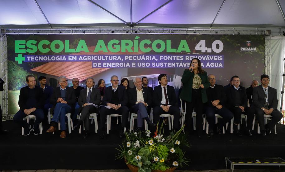 Pinhais, 01 de novembro de 2022 - Evento de entrega de veículos, benfeitorias e formalização de parceria com o governo israelense que aconteceu no Colégio Agricola Nilton Freire Maia.