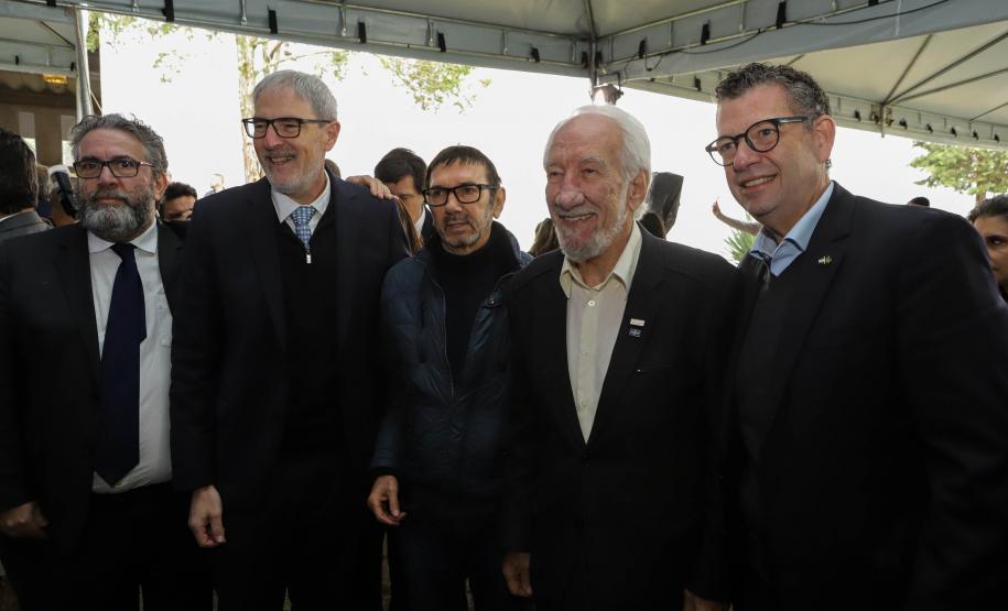 Pinhais, 01 de novembro de 2022 - Evento de entrega de veículos, benfeitorias e formalização de parceria com o governo israelense que aconteceu no Colégio Agricola Nilton Freire Maia.