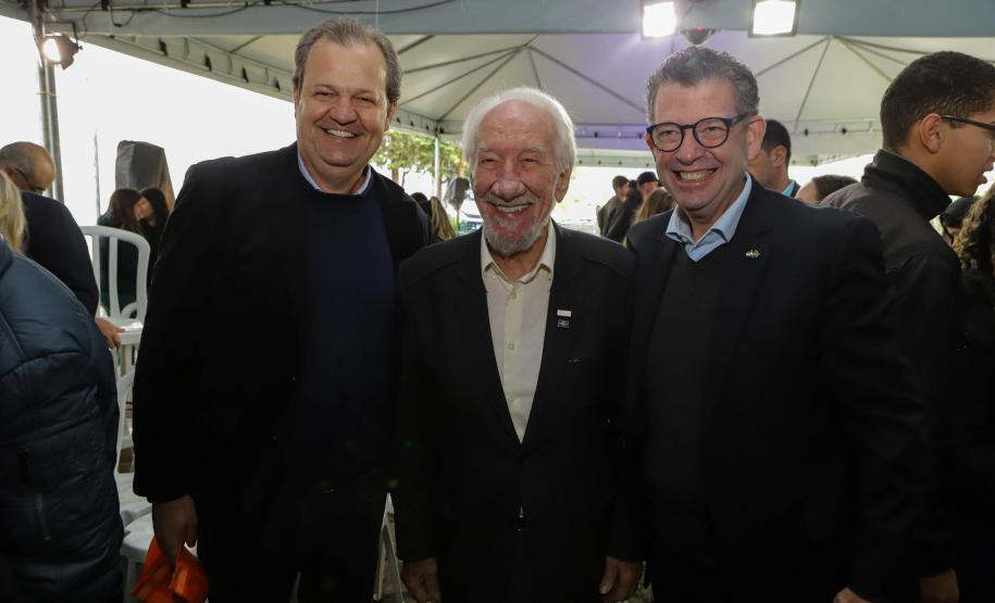 Pinhais, 01 de novembro de 2022 - Evento de entrega de veículos, benfeitorias e formalização de parceria com o governo israelense que aconteceu no Colégio Agricola Nilton Freire Maia.