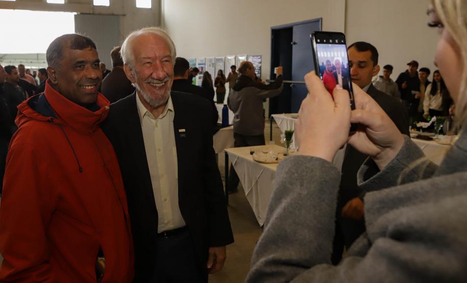 Pinhais, 01 de novembro de 2022 - Evento de entrega de veículos, benfeitorias e formalização de parceria com o governo israelense que aconteceu no Colégio Agricola Nilton Freire Maia.