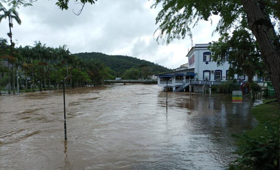 PCPR recebe doações para famílias afetadas pelas chuvas em Morretes