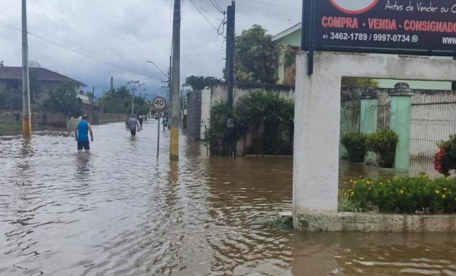 PCPR recebe doações para famílias afetadas pelas chuvas em Morretes