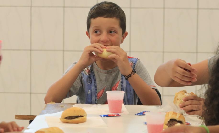 Casa Civil promove Natal Solidário no Instituto Playing For Change, um dos maiores projetos sociais da Capital