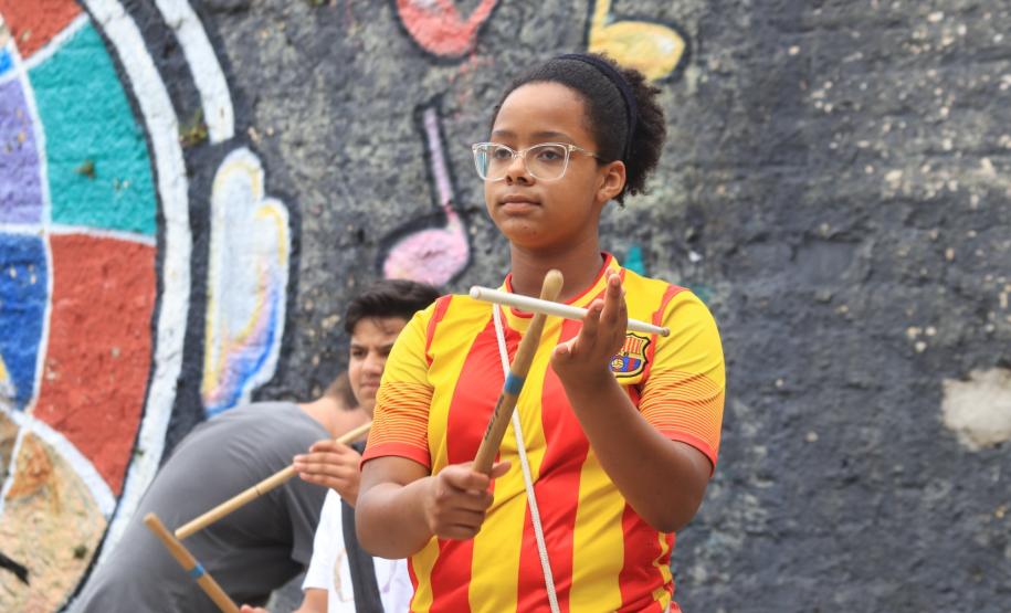 Casa Civil promove Natal Solidário no Instituto Playing For Change, um dos maiores projetos sociais da Capital