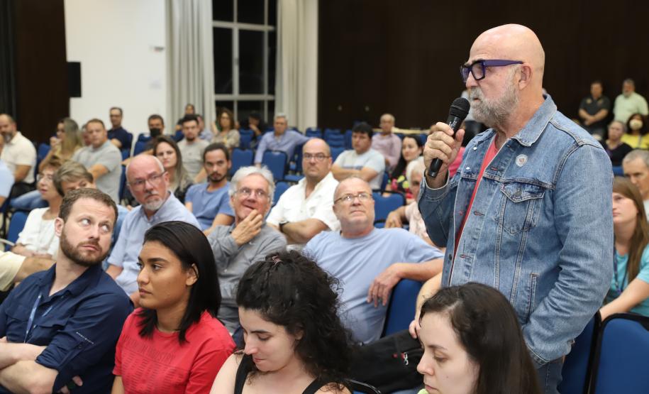 Em audiência pública, Governo debate com população obras da Ponte de Guaratuba