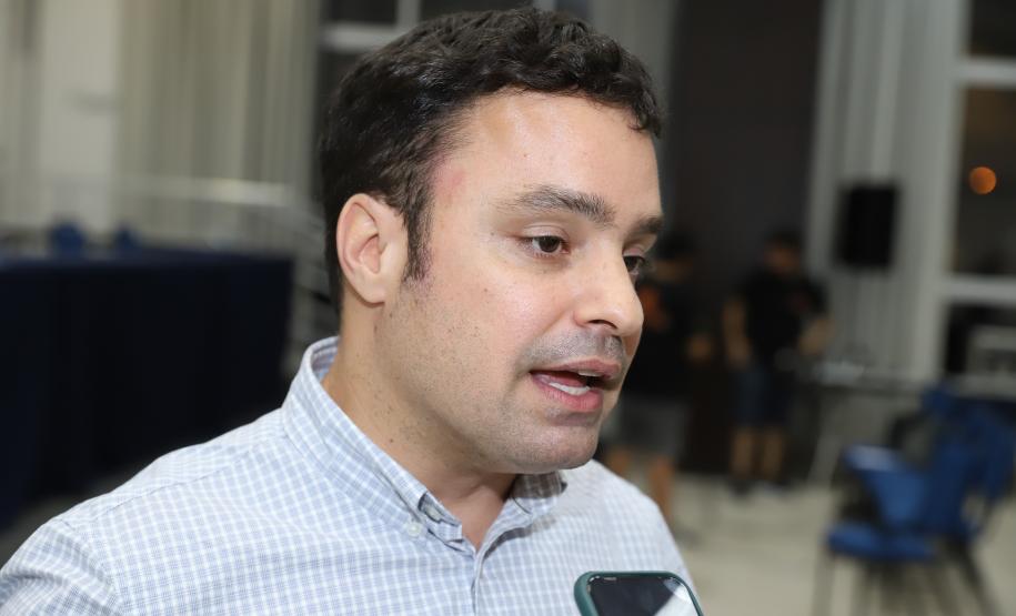 Em audiência pública, Governo debate com população obras da Ponte de Guaratuba