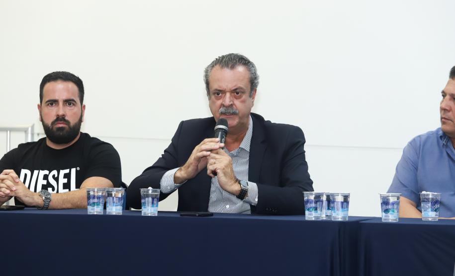 Em audiência pública, Governo debate com população obras da Ponte de Guaratuba