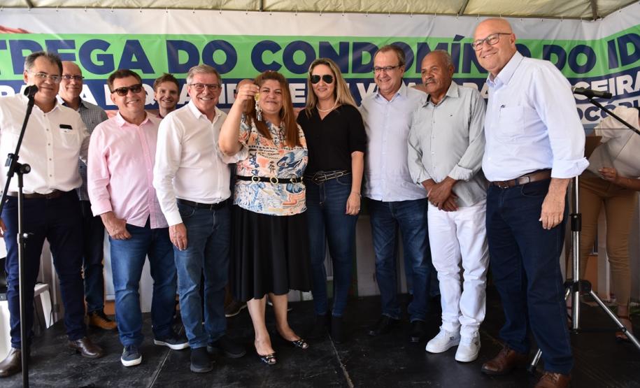 Governo do Paraná inaugura condomínio do idoso de Cornélio Procópio
