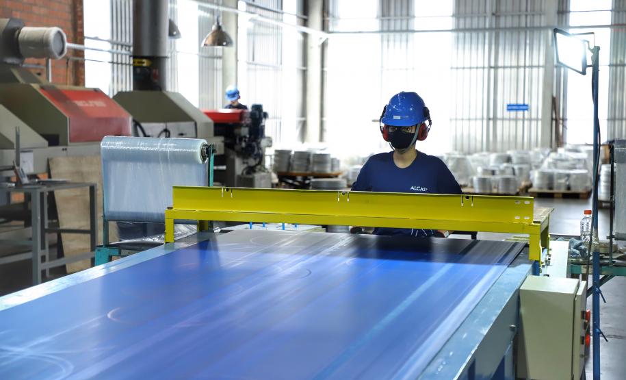 Paraná abriu mais de 400 mil vagas formais de emprego em menos de quatro anos