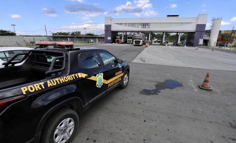 Portos do Paraná divulga atualização sobre fluxo de caminhões após liberação da descida pela BR 277