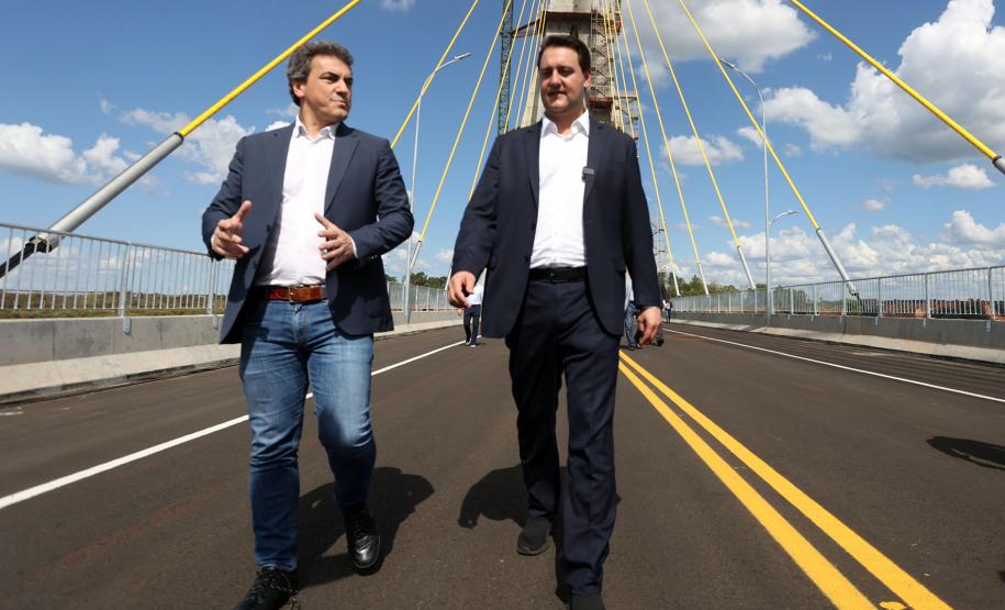 Governador Ratinho Junior faz última vistoria na Ponte da Integração, que está concluída