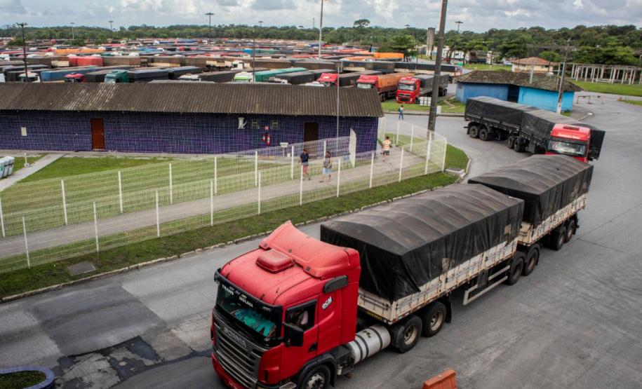 Portos do Paraná divulga atualização sobre fluxo de caminhões após liberação da descida pela BR 277