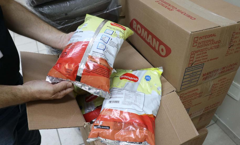 Governo inicia entrega de alimentos não perecíveis para merenda em 2,1 mil escolas