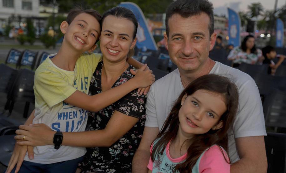 Com início de sessões de cinema ao ar livre, Estado aumenta opções de lazer no Litoral