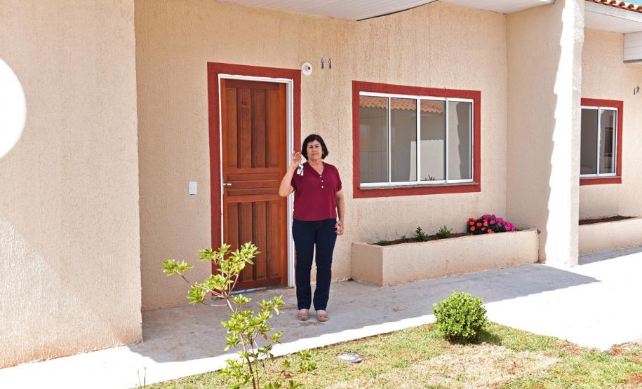 Mulheres são as mais beneficiadas com a construção de casas populares no Paraná