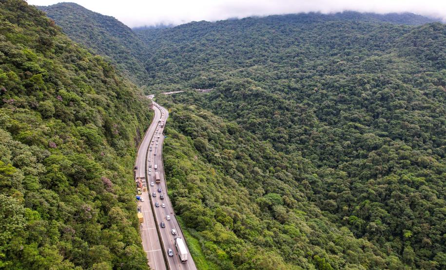 DER-PR retira guindaste da BR-277 para melhorar tráfego neste final de semana