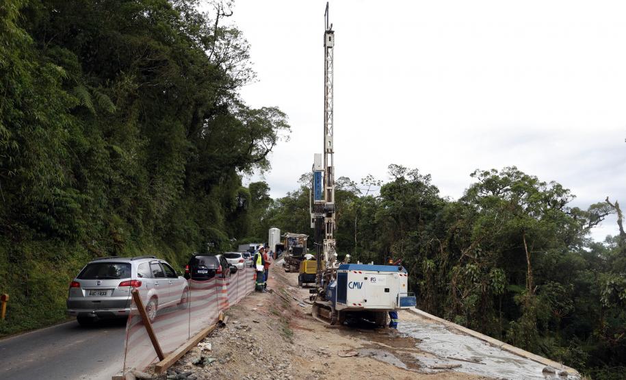 Estrada da Graciosa - obras de recuperação da Estrada da Graciosa, depois dos desmoronamentos causados pelas chuvas