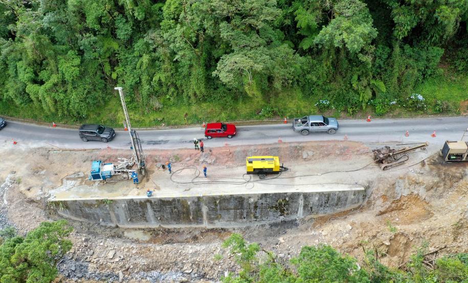 Estrada da Graciosa - obras de recuperação da Estrada da Graciosa, depois dos desmoronamentos causados pelas chuvas