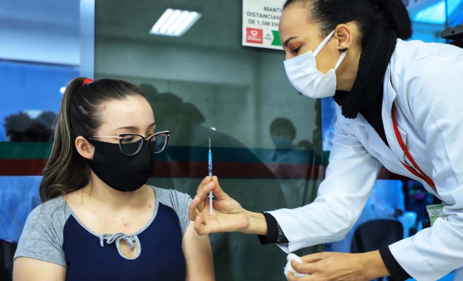 Campanha de vacinação contra a Covid-19 completa dois anos no Paraná