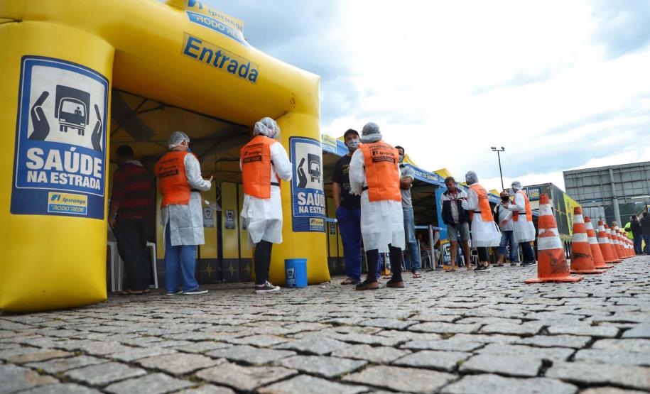 Campanha de vacinação contra a Covid-19 completa dois anos no Paraná