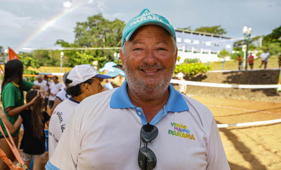 PORTO SÃO JOSÉ - Estado amplia opções de lazer a veranistas que visitam praias do Noroeste - Na foto, Jorge Casagrande, chefe regional da Paraná Esporte que coordena as ações do setor no Verão Maior Paraná na região -