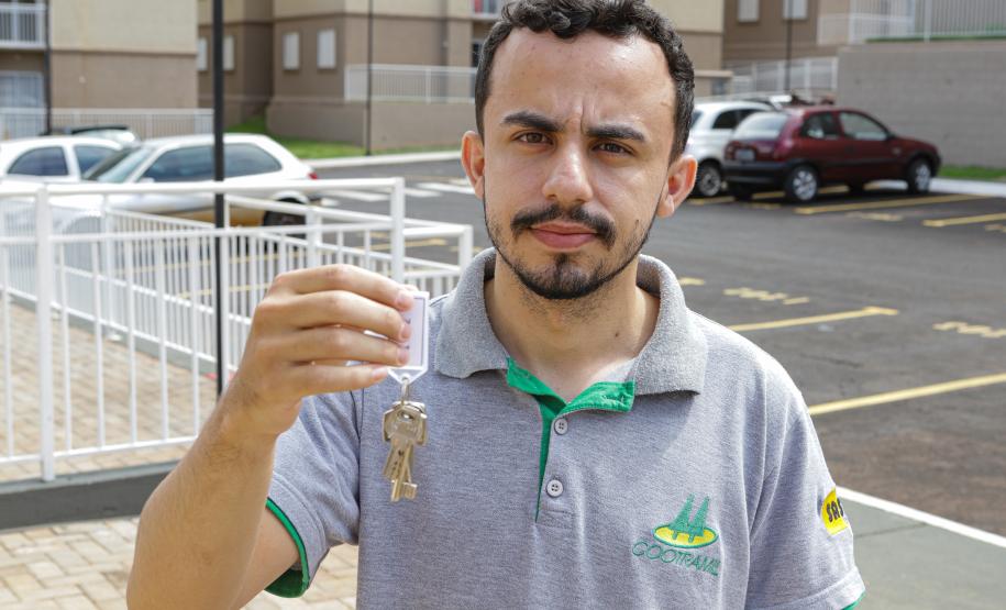 Casa Fácil Paraná ajudou quase 32 mil famílias a realizarem o sonho da casa própria. Na foto Conrado de Souza Oliveira.