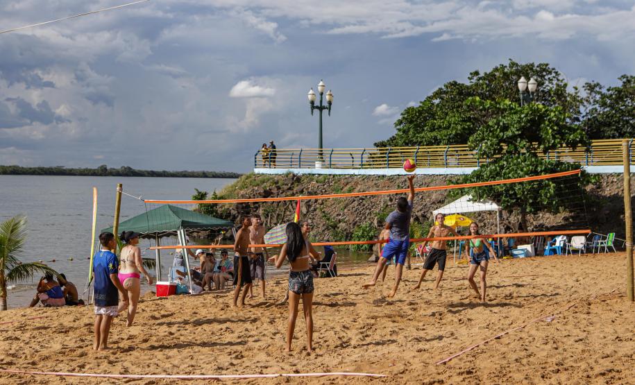 Estado amplia opções de lazer a veranistas que visitam praias de água doce do Noroeste
