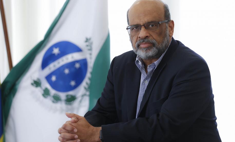 Ratinho Junior anuncia mais cinco nomes do novo governo. Secretário da Fazenda, Renê Garcia