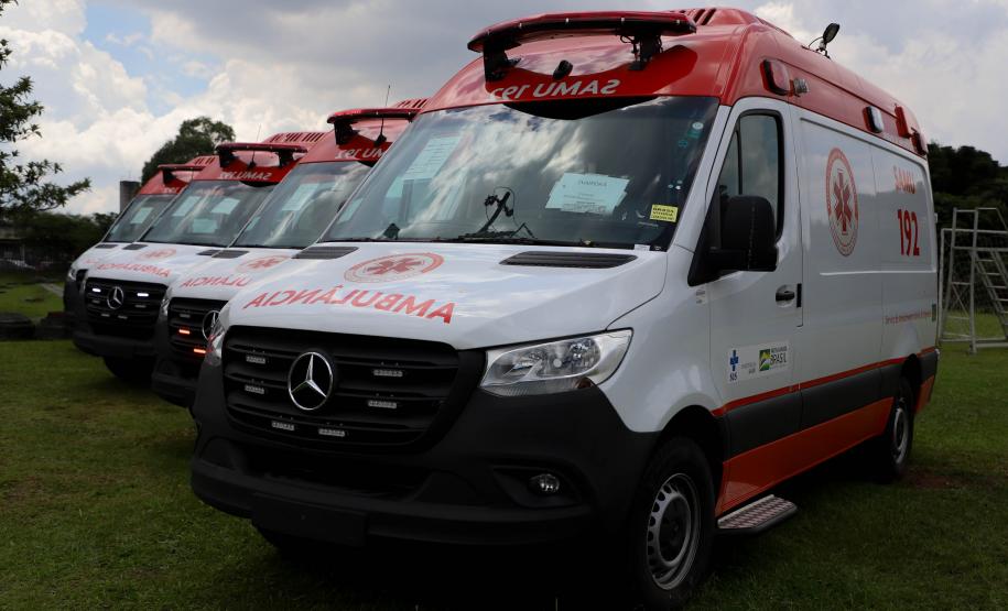 Municípios recebem ambulâncias do Samu e 93 câmaras frias para armazenamento de vacinas