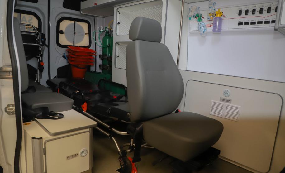 Municípios recebem ambulâncias do Samu e 93 câmaras frias para armazenamento de vacinas