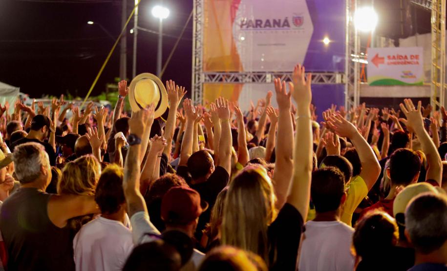 Shows no Litoral: sertanejo e forró embalam fim de semana em Matinhos e Pontal do Paraná